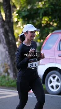 Runner Photo 1615275