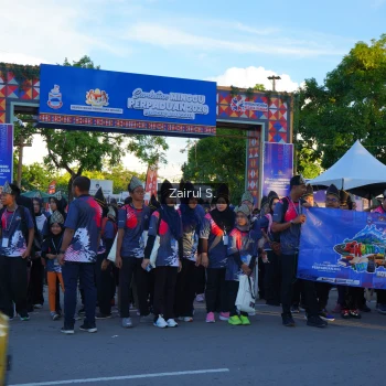 Runner Photo 1615376