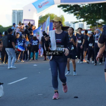 Runner Photo 1615399