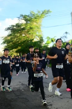 Runner Photo 1615403