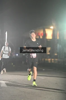 Runner Photo 1615419