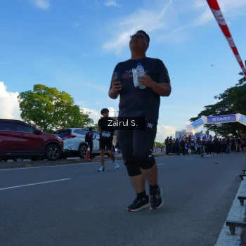 Runner Photo 1615453
