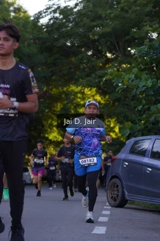 Runner Photo 1615517