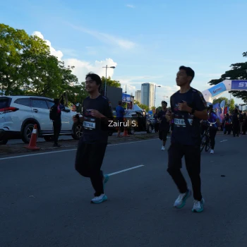 Runner Photo 1615524