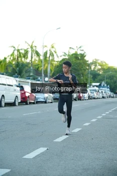 Runner Photo 1615543
