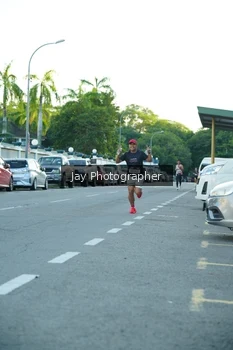 Runner Photo 1615589