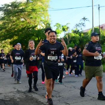 Runner Photo 1615609