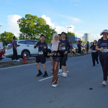 Runner Photo 1615748