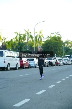 Runner Photo 1615799
