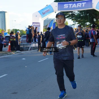 Runner Photo 1615840