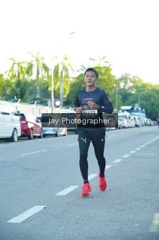 Runner Photo 1616113