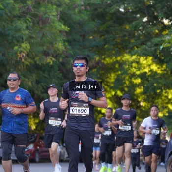 Runner Photo 1616136