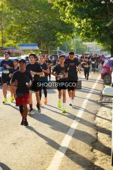 Runner Photo 1616137