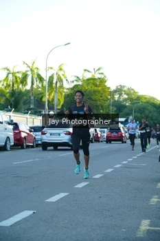 Runner Photo 1616180