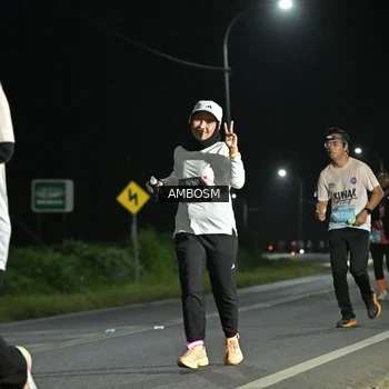 Runner Photo 1616256