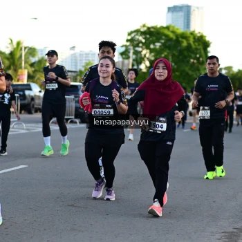 Runner Photo 1616393