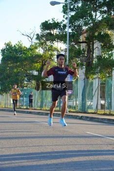 Runner Photo 1616396