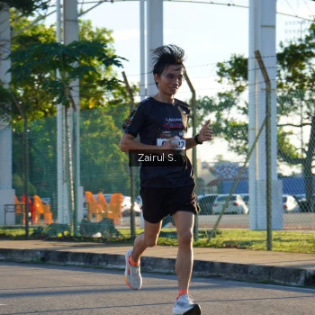 Runner Photo 1616450