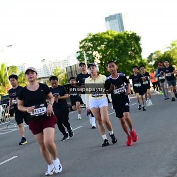 Runner Photo 1616453