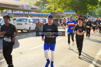 Runner Photo 1616468