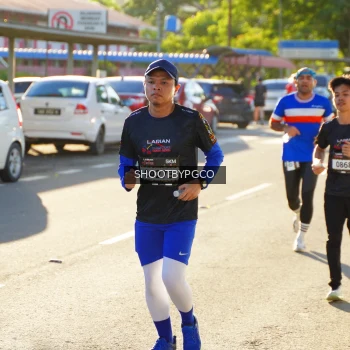 Runner Photo 1616543