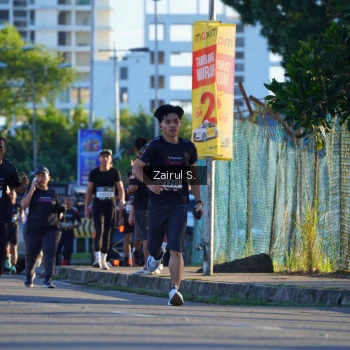 Runner Photo 1616694