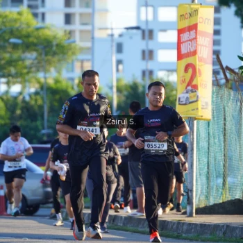 Runner Photo 1616754