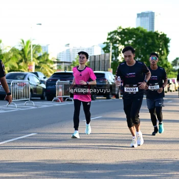 Runner Photo 1616763