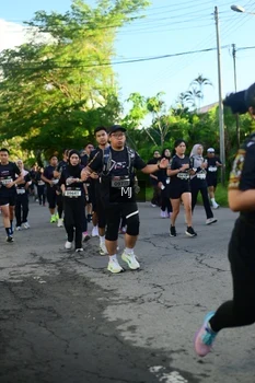 Runner Photo 1616766