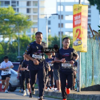 Runner Photo 1616782