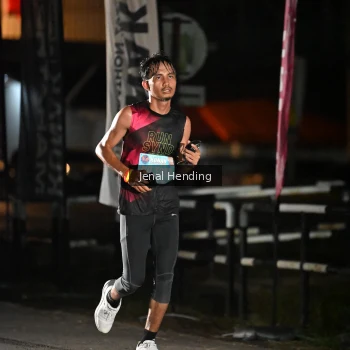Runner Photo 1616802