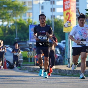 Runner Photo 1616861
