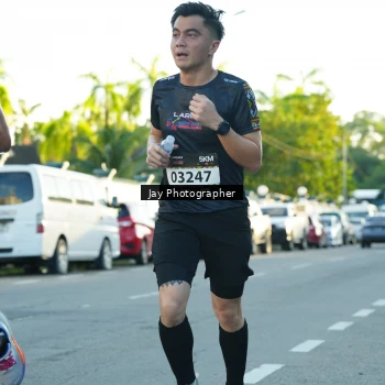 Runner Photo 1616871