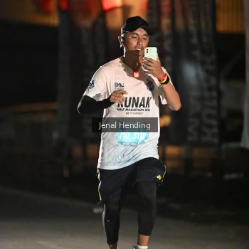 Runner Photo 1616896