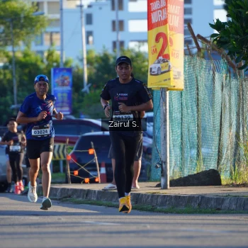 Runner Photo 1616914