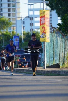 Runner Photo 1616917