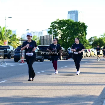 Runner Photo 1617103