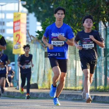 Runner Photo 1617121