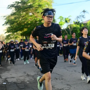 Runner Photo 1617134