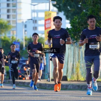 Runner Photo 1617151