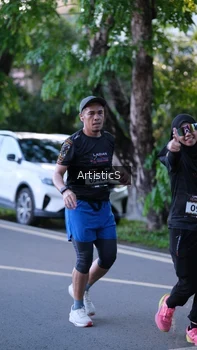 Runner Photo 1617379