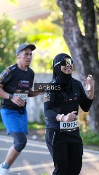 Runner Photo 1617424