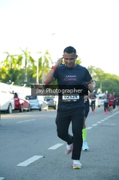 Runner Photo 1617591