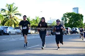 Runner Photo 1617599