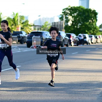 Runner Photo 1617627