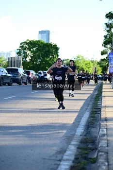 Runner Photo 1617674