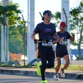 Runner Photo 1617808