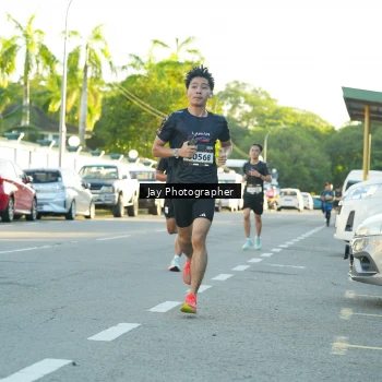 Runner Photo 1617938