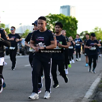 Runner Photo 1618070