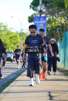 Runner Photo 1618141